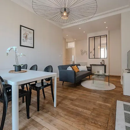 #hw Le Mazet Hyper-centre Haussmanian Apartment Grenoble